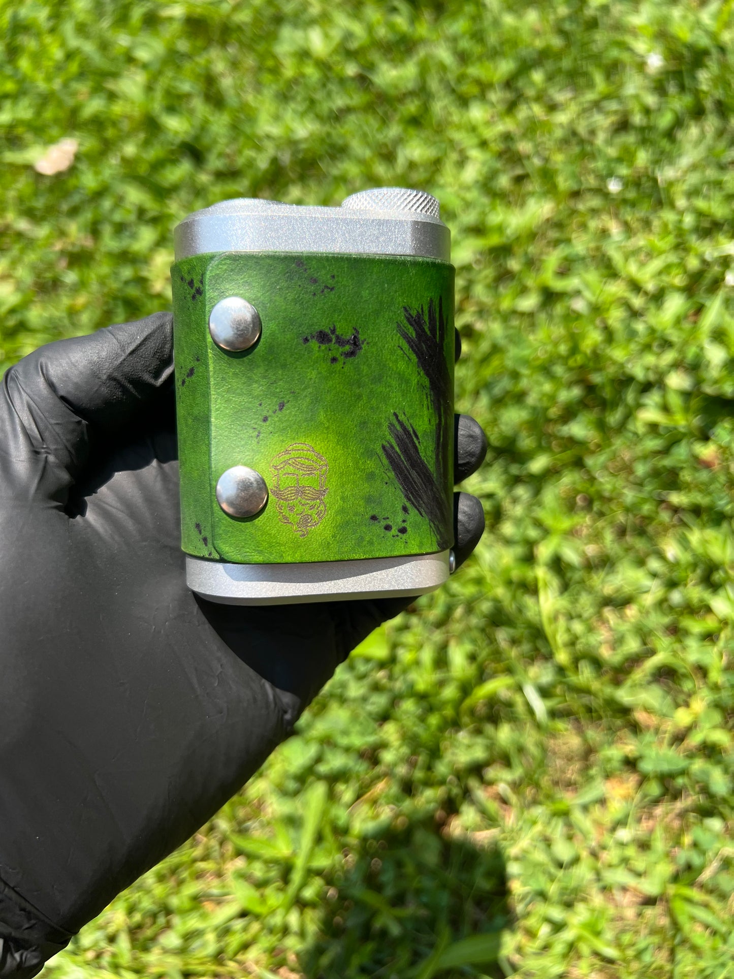 Engraved leather Tm2 sleeve - Tan green